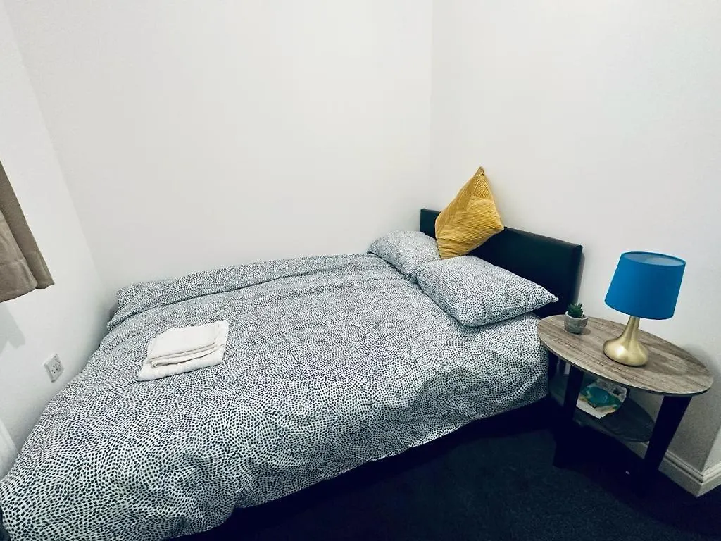 Homestay Single Room With Shared Bathroom, Parking & Wifi Barking  United Kingdom