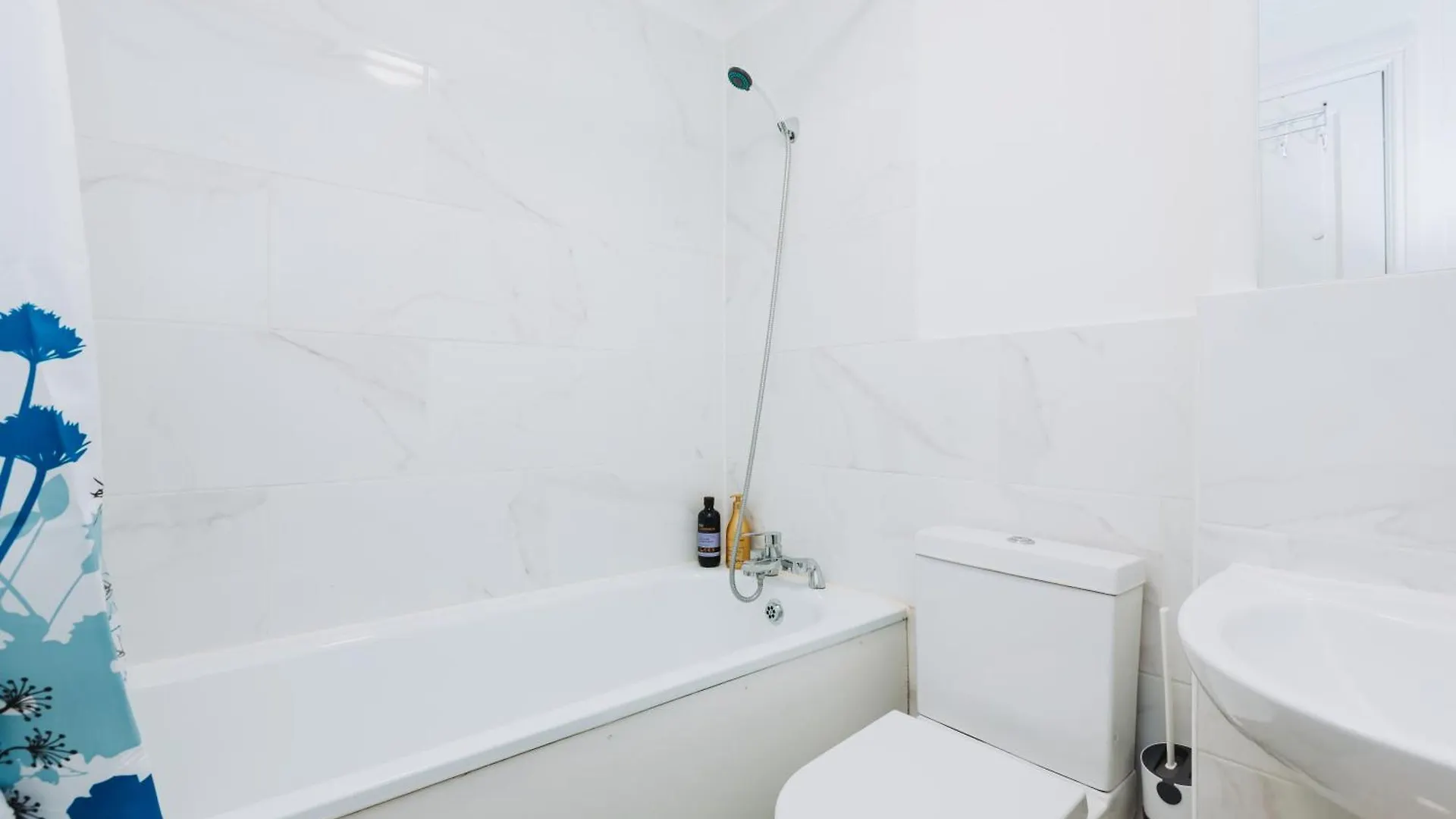 Single Room With Shared Bathroom, Parking & Wifi Barking  0*, Barking (Greater London) United Kingdom