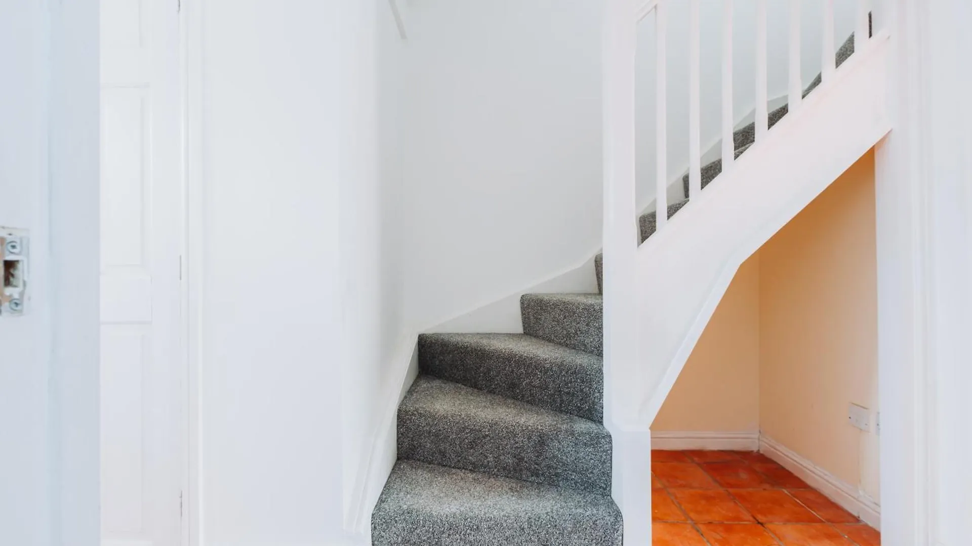 Homestay Single Room With Shared Bathroom, Parking & Wifi Barking